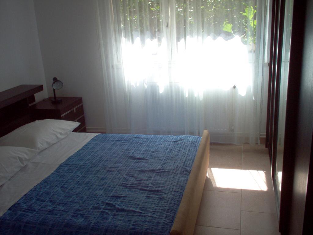 Apartment Karmen Trogir Quarto foto
